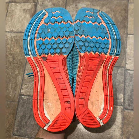 Nike  Size 7 - Picture 6 of 7